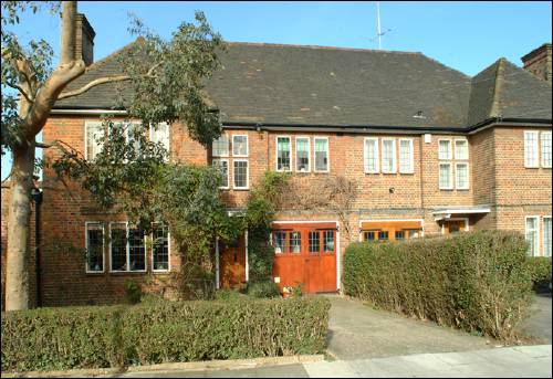89 Meadway a